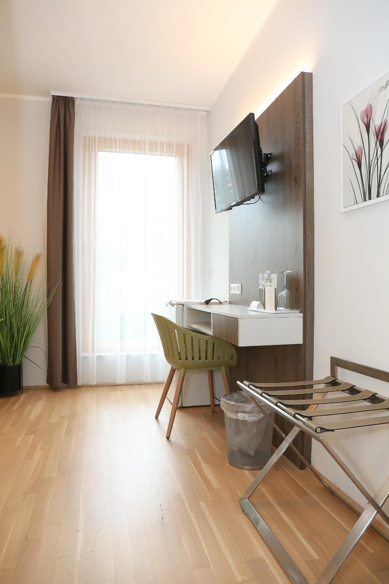 23-Hotel Schwadorf bei Wien Экстерьер фото