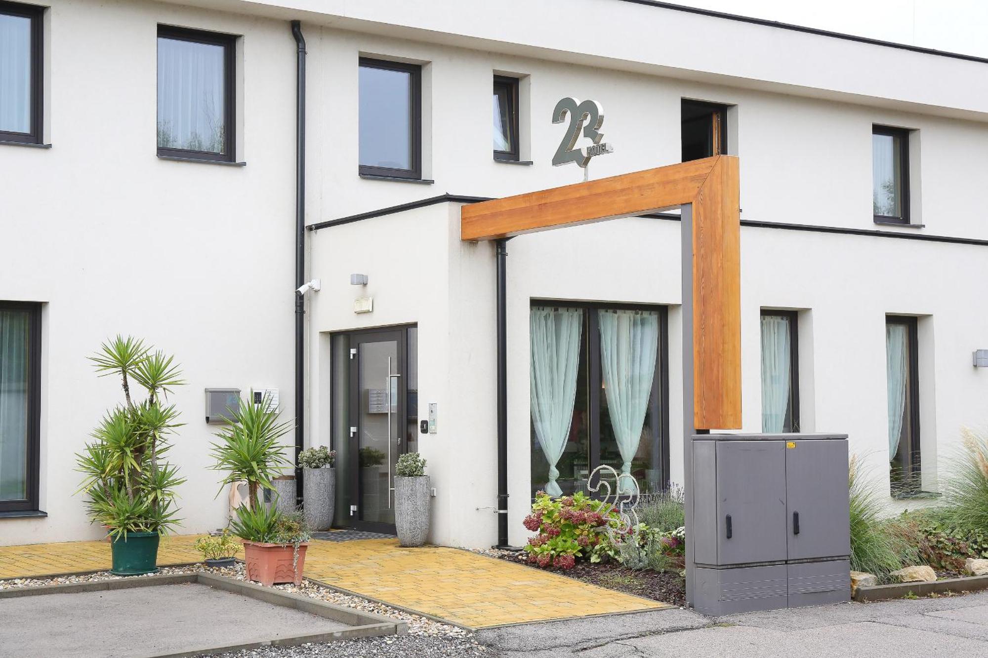 23-Hotel Schwadorf bei Wien Экстерьер фото